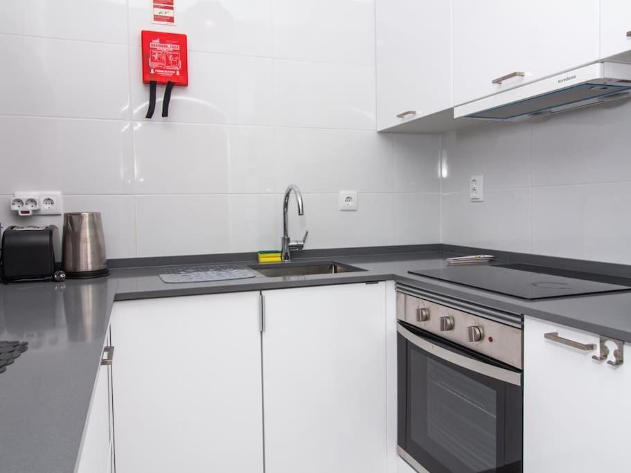 Central Apartment - Pool And Sea View & Albufeira Center 외부 사진