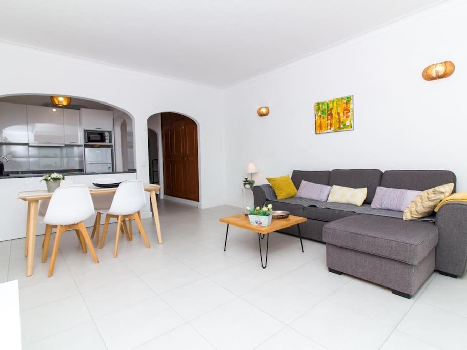 Central Apartment - Pool And Sea View & Albufeira Center 외부 사진